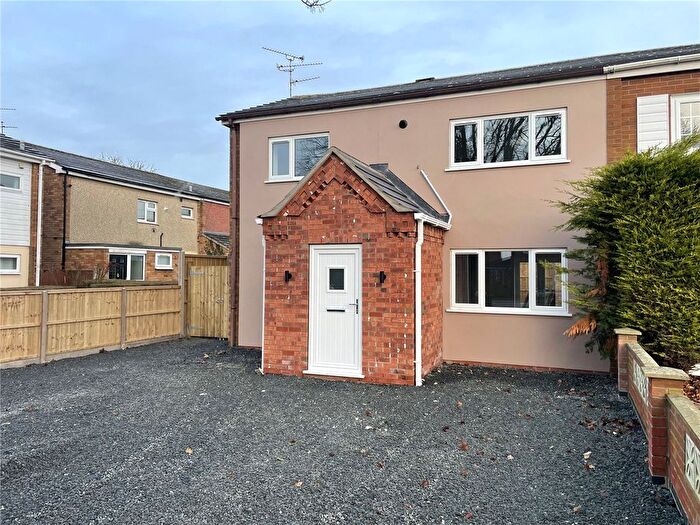 4 Bedroom End Terrace House To Rent In Mons Road, Lincoln, Lincolnshire, LN1