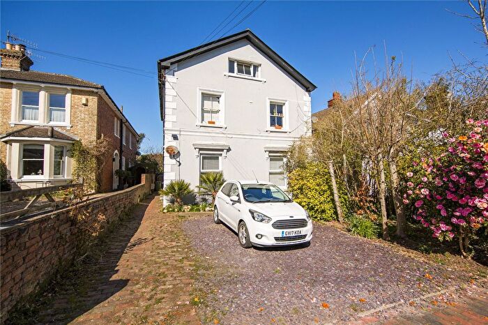 1 Bedroom Flat For Sale In Queens Road, Tunbridge Wells, TN4