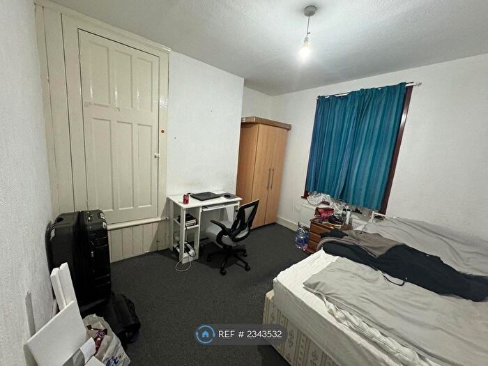 4 Bedroom End Of Terrace House To Rent In Cumberland Road, London, E13