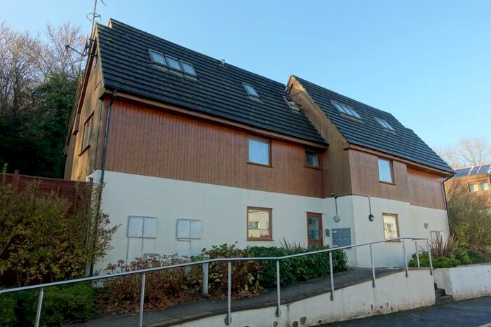 2 Bedroom Apartment To Rent In Purley, Surrey, CR8