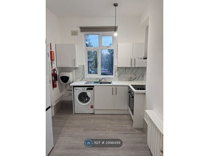 2 Bedroom Flat To Rent In Neasden Lane North, London, NW10