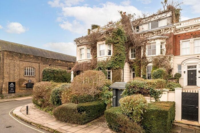 5 Bedroom Maisonette To Rent In Chiswick Mall, London, W4