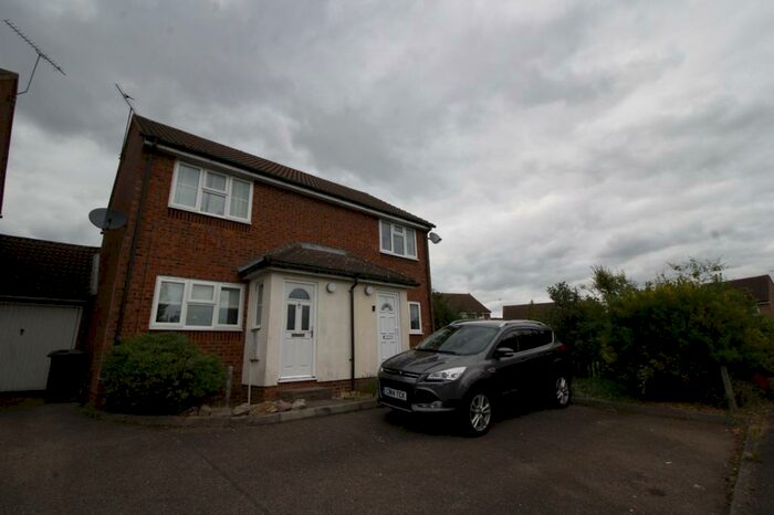 2 Bedroom End Of Terrace House To Rent In Hayfield, Stevenage, Hertfordshire, SG2