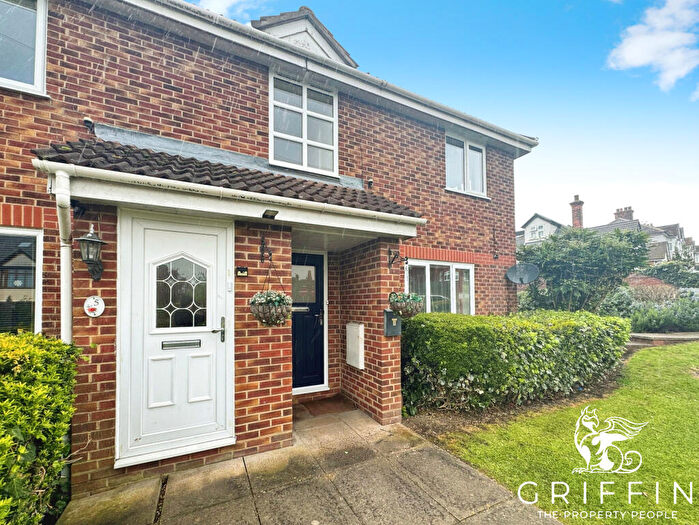 1 Bedroom Flat To Rent In Rectory Road, Grays, RM17