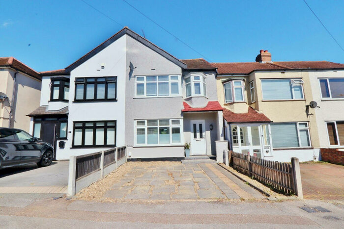 3 Bedroom Terraced House To Rent In Faircross Avenue, Romford, RM5