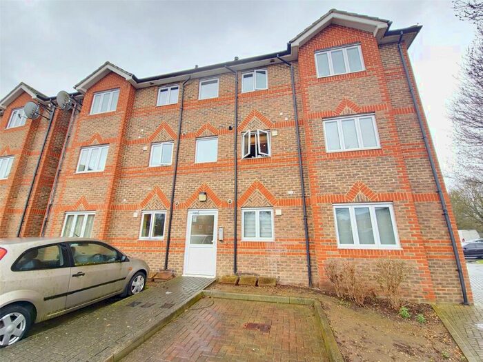 2 Bedroom Apartment To Rent In Pemberry Place, Clayburn Circle, Basildon, SS14
