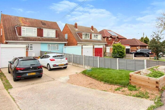 3 Bedroom Semi-Detached House To Rent In Central Wall Road, Canvey Island, SS8