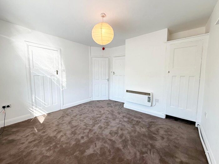 1 Bedroom Flat To Rent In Stanningley Road, LS12