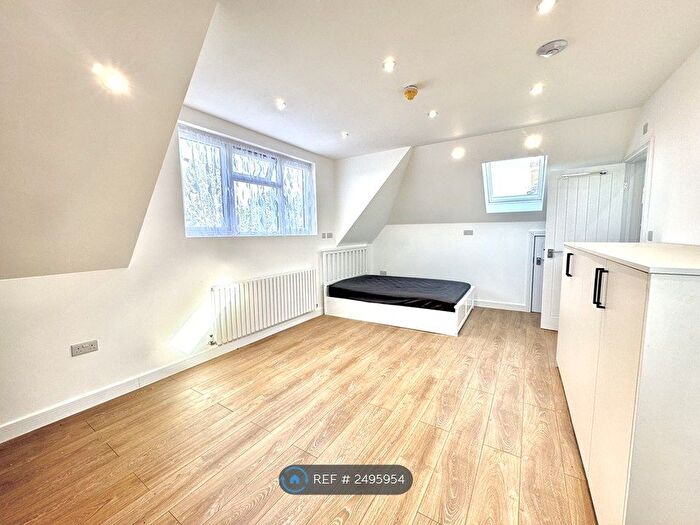 Studio To Rent In Harrow View, Harrow, HA1