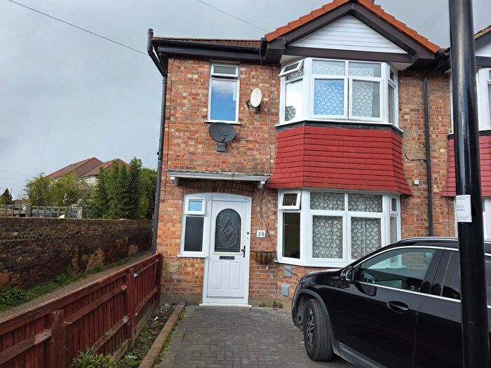 4 Bedroom Semi Detached House To Rent In Tivoli Road, TW4