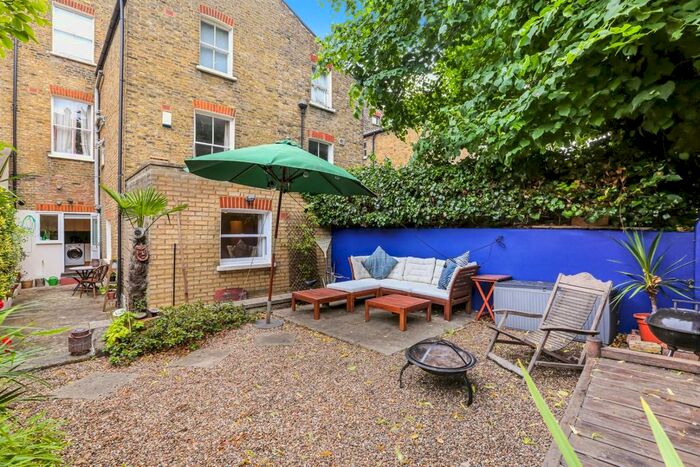 2 Bedroom Flat For Sale In Trent Road, London, SW2