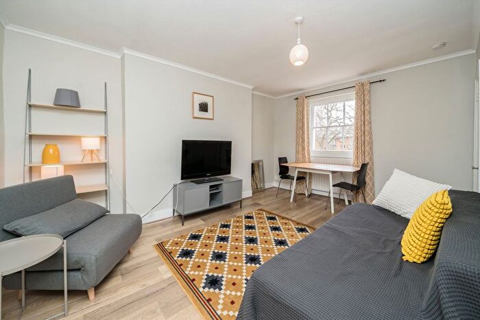 1 Bedroom Flat To Rent In Regent Square, London, WC1H