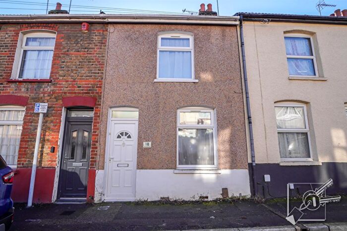 2 Bedroom Property For Sale In Alexandra Road, Gravesend, DA12
