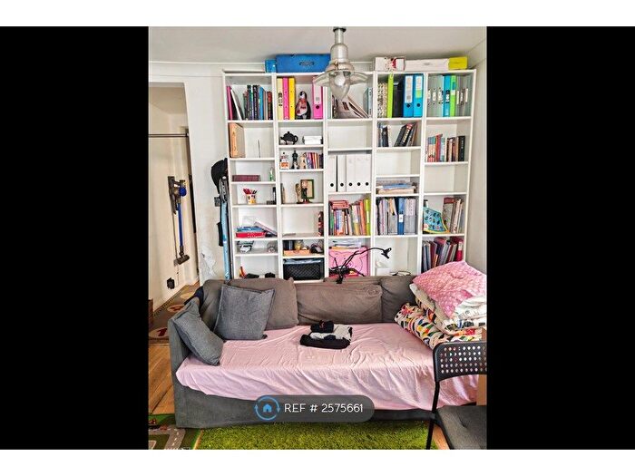 2 Bedroom Maisonette To Rent In Hampton Road, Twickenham, TW2