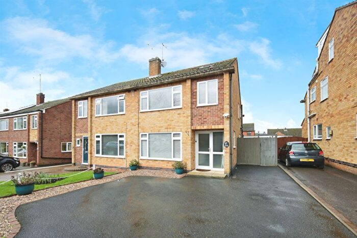 4 Bedroom Semi Detached House For Sale In Archer Road, Kenilworth, CV8