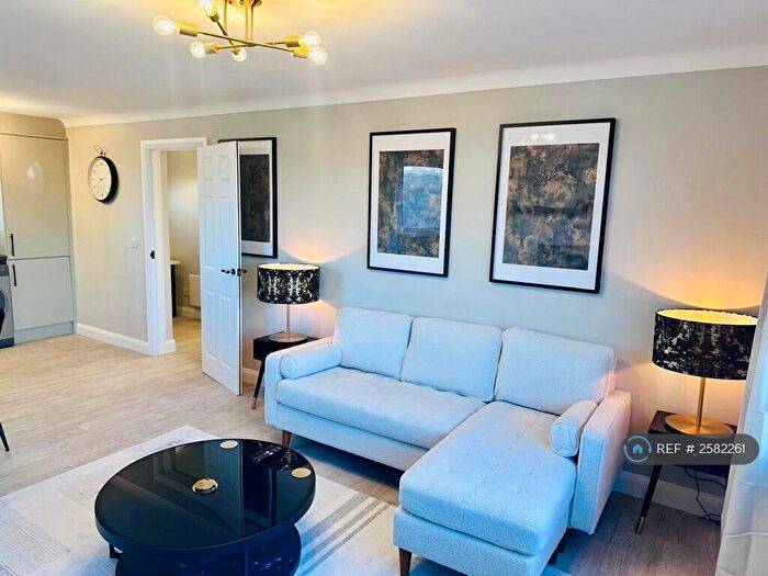 1 Bedroom Flat To Rent In New Street, Plymouth, PL1