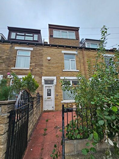 4 Bedroom Terraced House To Rent In Cumberland Road, Bradford, BD7