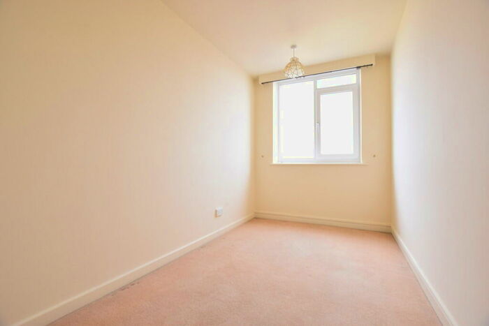 2 Bedroom Apartment To Rent In Regent Court, Promenade, FY1