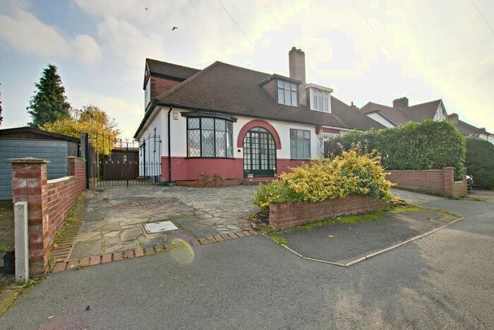 3 Bedroom Semi-Detached House To Rent In Ingleby Way, Chislehurst, BR7