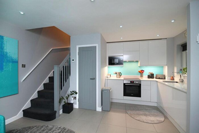 1 Bedroom Semi-Detached House To Rent In North Holmwood, RH5