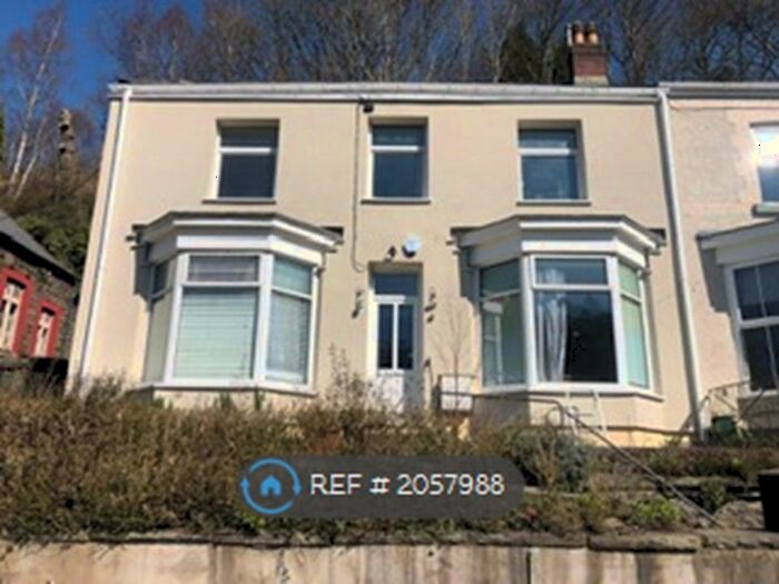 5 Bedroom Semi-Detached House To Rent In Commercial Road, Llanhilleth, Abertillery, NP13