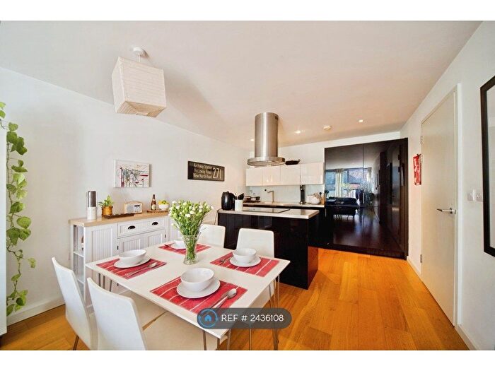 2 Bedroom Flat To Rent In Hornsey Road, London, N7