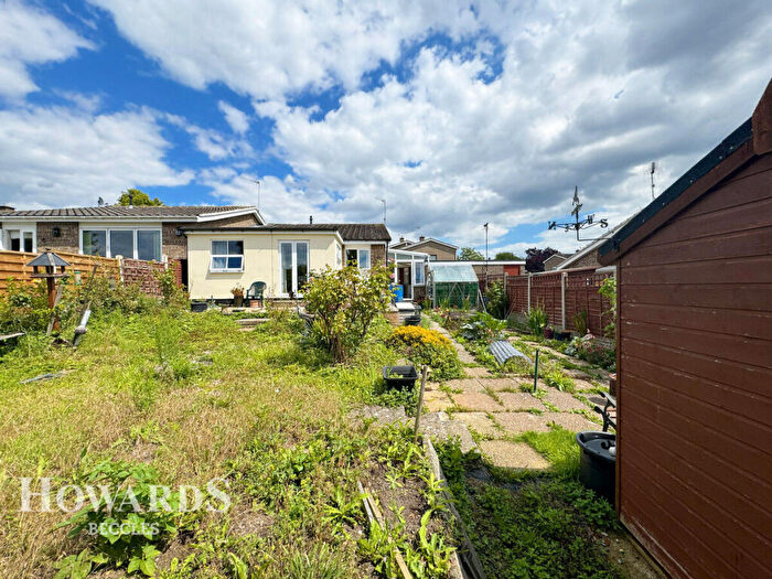 3 Bedroom Semi-Detached Bungalow For Sale In Chichester Road, Halesworth, IP19