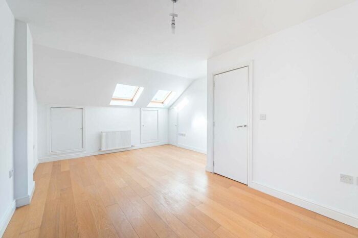 4 Bedroom Terraced House To Rent In Ashbourne Road, Tooting, Mitcham, CR4