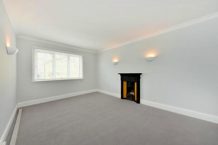 2 Bedroom Flat To Rent In Ranelagh Garden Mansions, Ranelagh Gardens, SW6