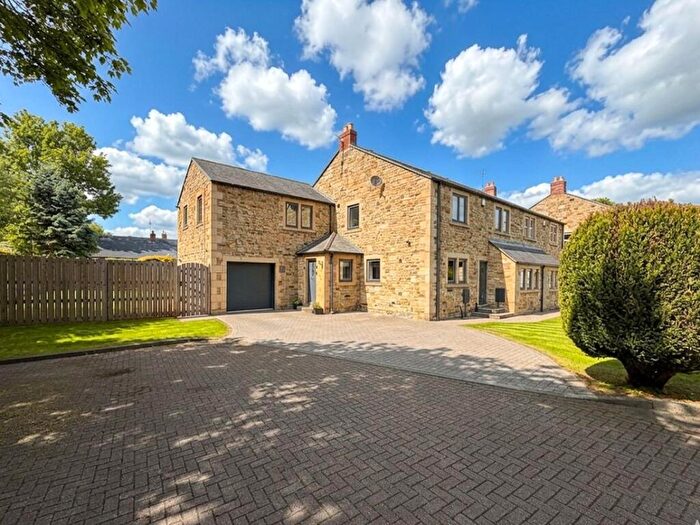 5 Bedroom Semi Detached House For Sale In The Copse, Blaydon-on-Tyne, NE21