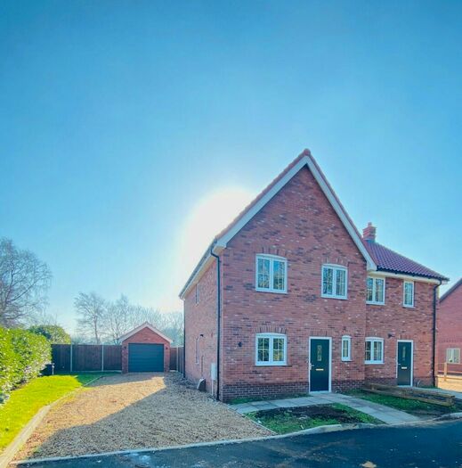 3 Bedroom Semi-Detached House To Rent In Dingle Drive, Attleborough, Norfolk, NR17