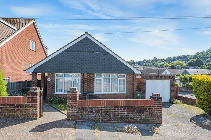 3 Bedroom Detached Bungalow For Sale In Thompson Road, Newhaven, BN9
