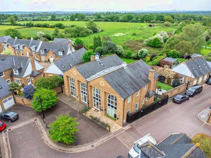 4 Bedroom Property To Rent In Orchid Close, Goffs Oak, Waltham Cross, EN7