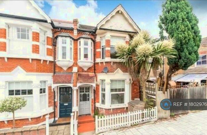 2 Bedroom Flat To Rent In West Dulwich, London, SE27