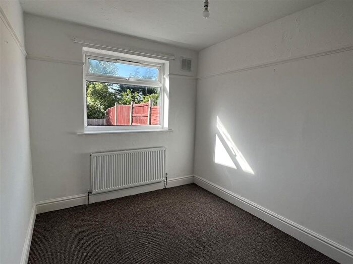 2 Bedroom Detached House To Rent In Regent Road, Rhyl, LL18
