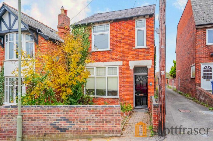 3 Bedroom Semi-Detached House To Rent In Crescent Road, Cowley, Oxford OX4