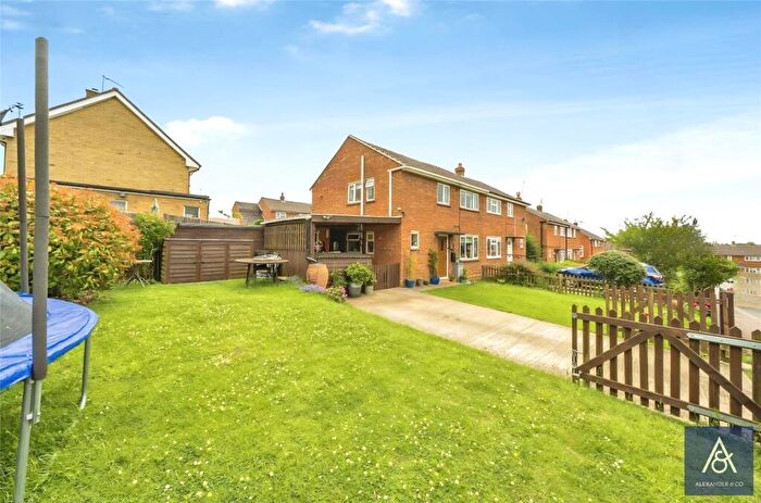 3 Bedroom Semi-Detached House For Sale In Waynflete Avenue, Brackley, Northamptonshire, NN13