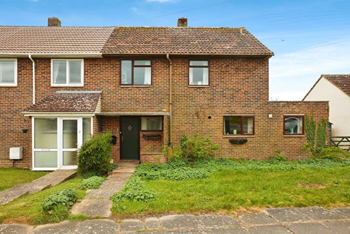 3 Bedroom Semi-Detached House For Sale In Hilltop Way, Salisbury, SP1