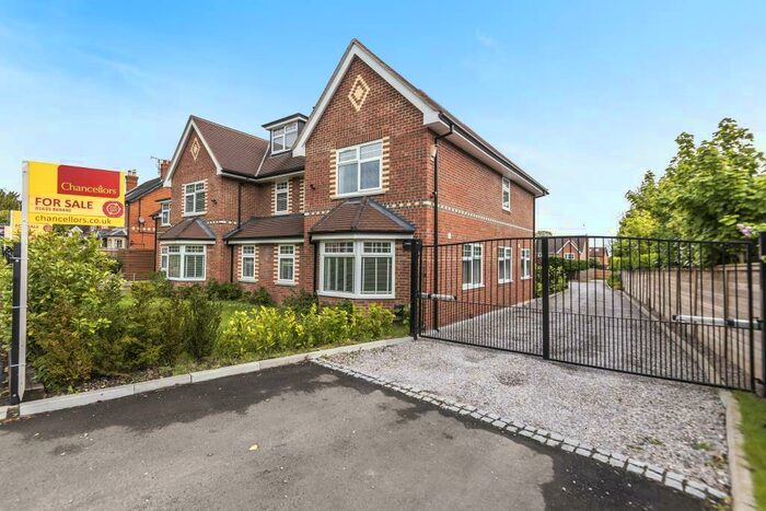 1 Bedroom Apartment To Rent In Marlborough House, Reading, RG7