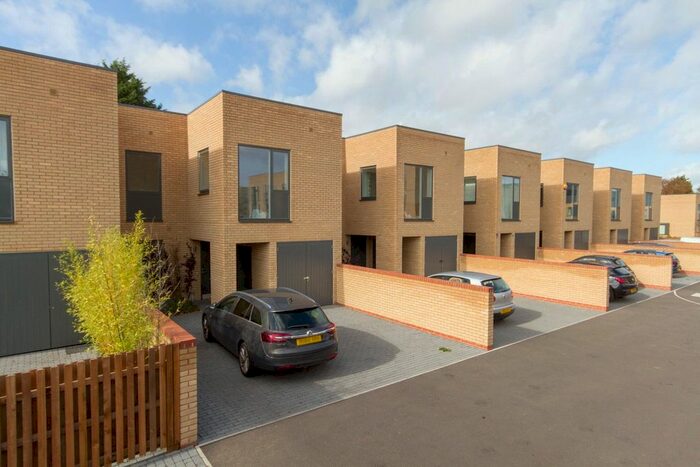 3 Bedroom Detached House To Rent In Clay Farm Drive, Trumpington, Cambridge, Cambridgeshire CB2