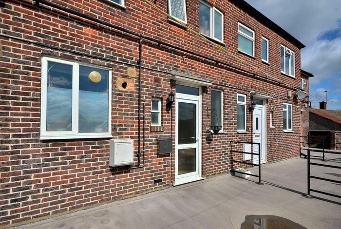 2 Bedroom Flat To Rent In Carnbrook Road, Blackheath, London, SE3