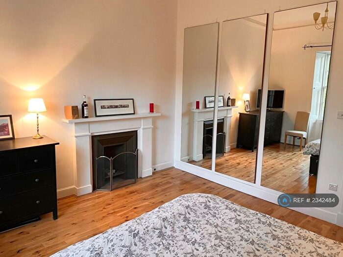 3 Bedroom Flat To Rent In Victoria Crescent Road, Glasgow, G12