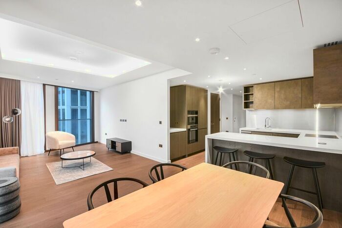 3 Bedroom Flat To Rent In Carnation Way, London, SW8