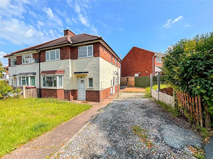 4 Bedroom Semi-Detached House To Rent In Summerfield Road, Tamworth, Staffordshire, B77