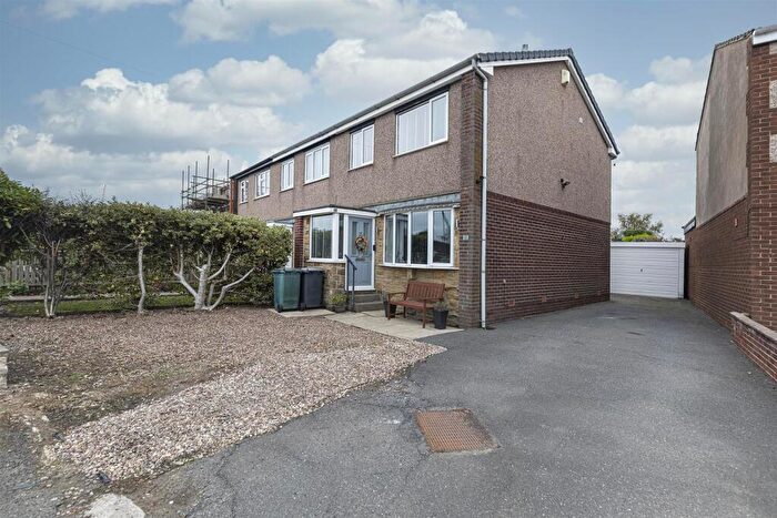2 Bedroom End Of Terrace House For Sale In Hill Grove, Salendine Nook, Huddersfield, HD3
