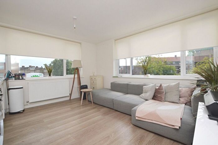 1 Bedroom Flat For Sale In Kirkdale, London, SE26