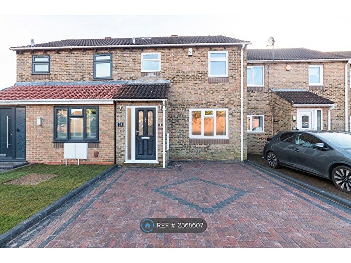 3 Bedroom Terraced House To Rent In The Delph, Lower Earley, Reading, RG6