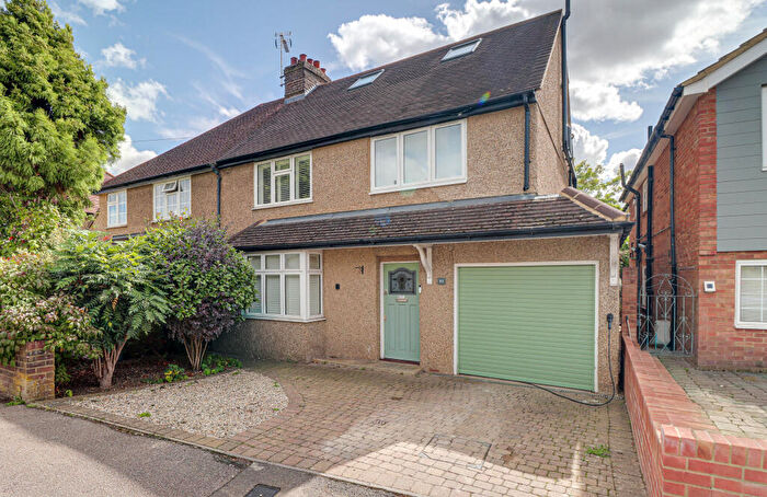 5 Bedroom Semi-Detached House For Sale In Topstreet Way, Harpenden, Hertfordshire, AL5