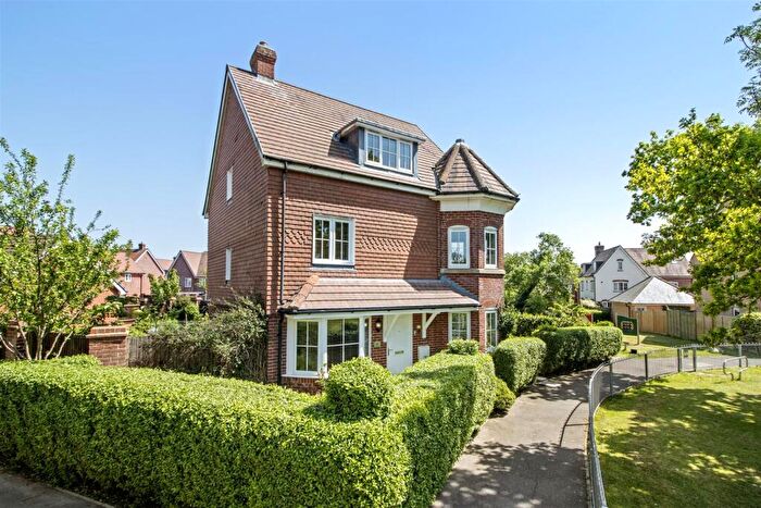 5 Bedroom Detached House For Sale In Hedley Way, Hailsham, BN27