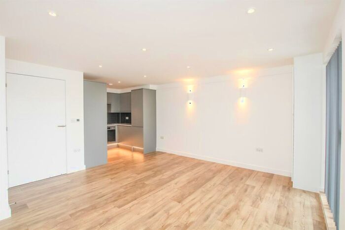 1 Bedroom Flat To Rent In Brent Street, Hendon, NW4